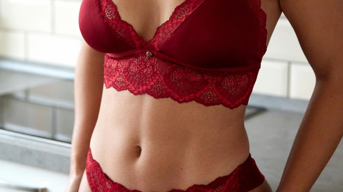 Warum rote Unterwäsche an Silvester - die Tradition Neujahr Dessous rot erklärt