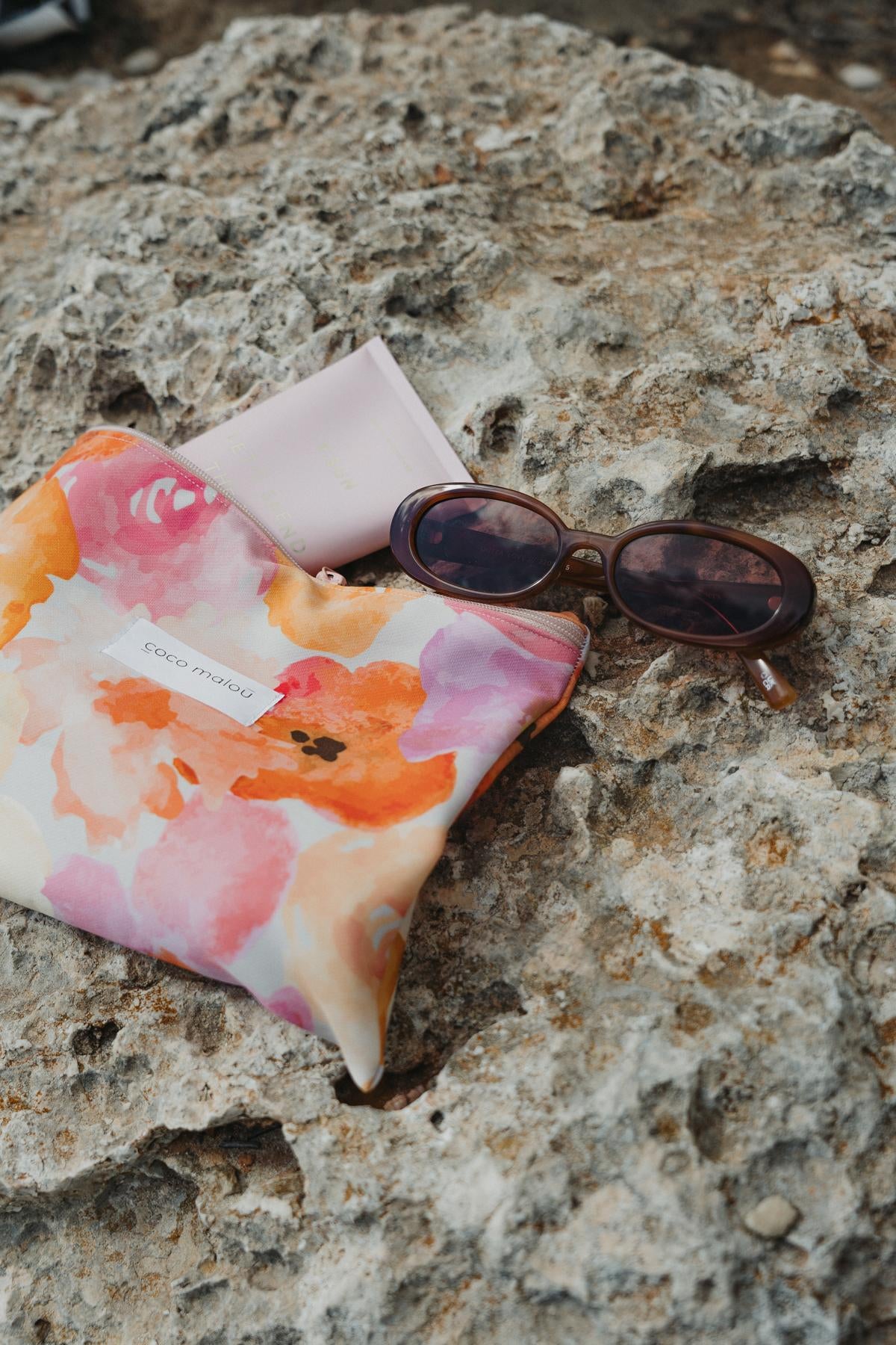 Geschenkidee fair unter 15€ Kulturtasche Beutel Blumendruck fair fashion Blumenprint Coco Malou