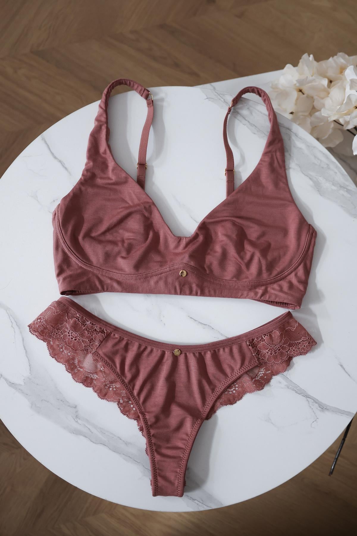 Dessous Damen Wunderschöne Farbe Altrosa-Kaffee-Farbton schmeichelhaft und unauffällig unter Weiß