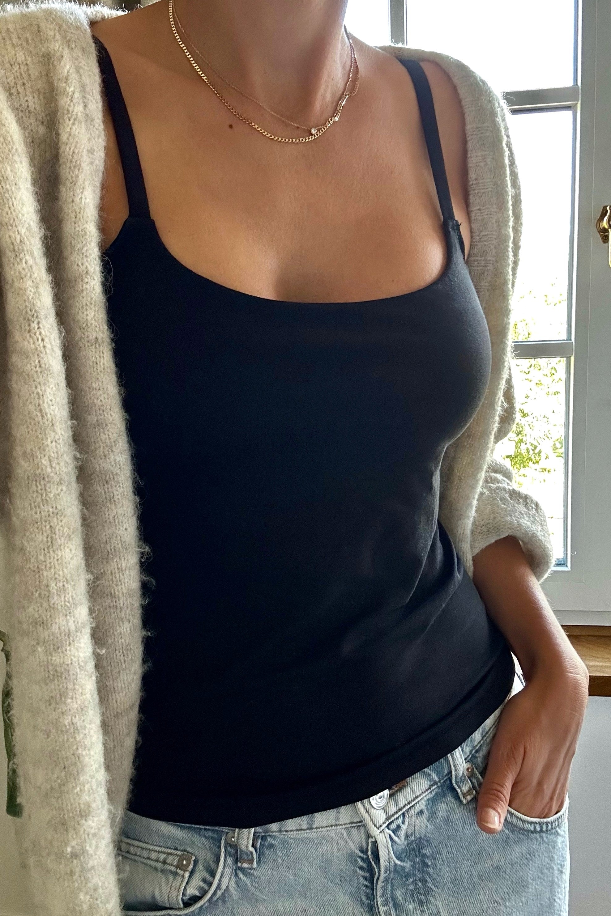 Spaghetti-Top Trägertop mit Pads schwarz Tencel Oberteil mit BH integriert