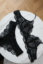 Flatlay mit nachhaltiger Unterwäsche Dessous aus Spitze fair produziert