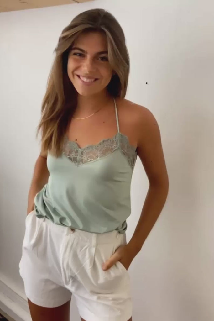 Tragevideo Camisole mintfarben schulterfrei lockeres Spitzentop für Sommer